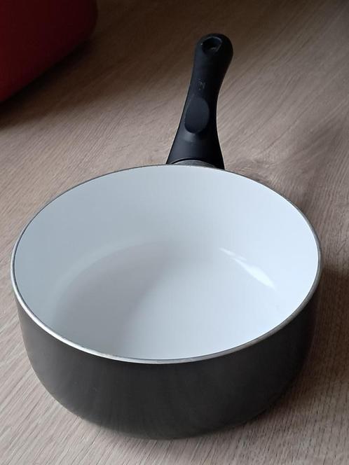 steelpan 15.50cm niet inductie, Huis en Inrichting, Keuken | Potten en Pannen, Zo goed als nieuw, Kookpan of Snelkookpan, Overige materialen