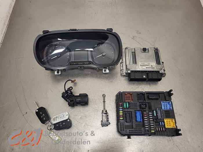 Serrure de contact + ordinateur d'un Citroen Jumpy, Autos : Pièces & Accessoires, Autres pièces automobiles, Citroën, Utilisé