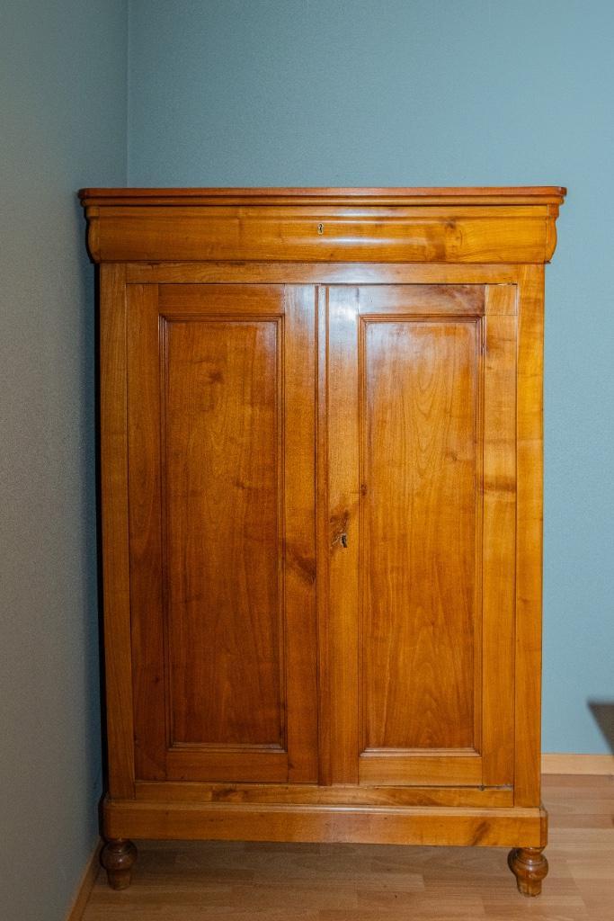 (Zeer oude) Linnenkast, Antiek en Kunst, Antiek | Meubels | Kasten, Ophalen