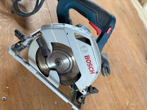 bosch professional gks 55 + GCE, Doe-het-zelf en Bouw, Gereedschap | Zaagmachines, Zo goed als nieuw, Cirkelzaag, 30 tot 70 mm