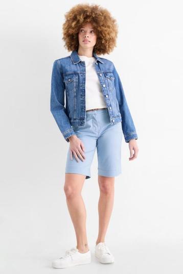 Te koop: Nieuw!! Mooie licht blauwe bermuda, 42. beschikbaar voor biedingen