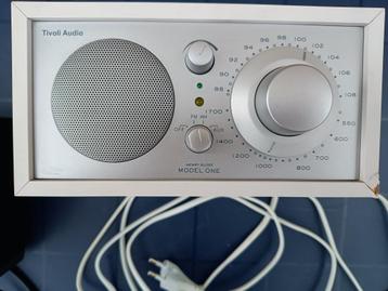 Radio Tivoli Model One FM/AM beschikbaar voor biedingen