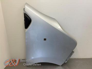 Scherm rechts-voor van een Renault Trafic (TED69) beschikbaar voor biedingen