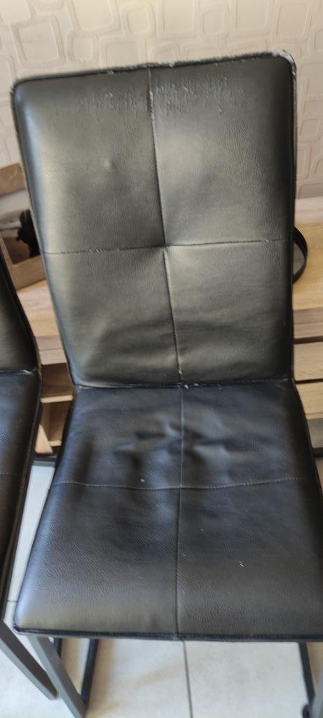 06 stoelen te koop Zeer stevig metalen frame. Comfortabel, m, Huis en Inrichting, Stoelen, Gebruikt, Vijf, Zes of meer stoelen