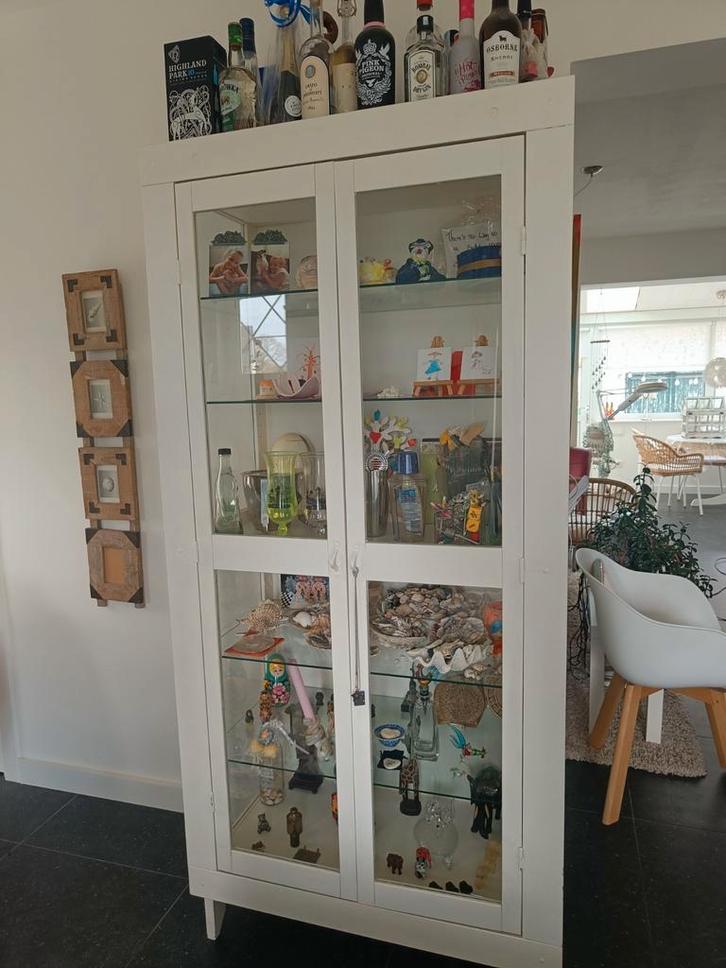 Vitrinekast hout met glazen deuren, Huis en Inrichting, Kasten | Vitrinekasten, Zo goed als nieuw, 150 tot 200 cm, 50 tot 100 cm