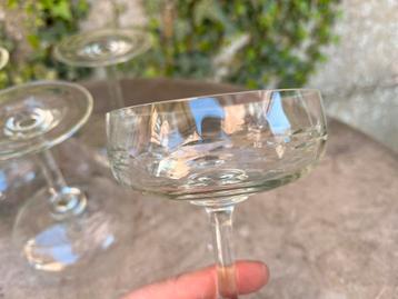 5 oude champagnecoupes in geslepen glas, Ophalen of Verzenden