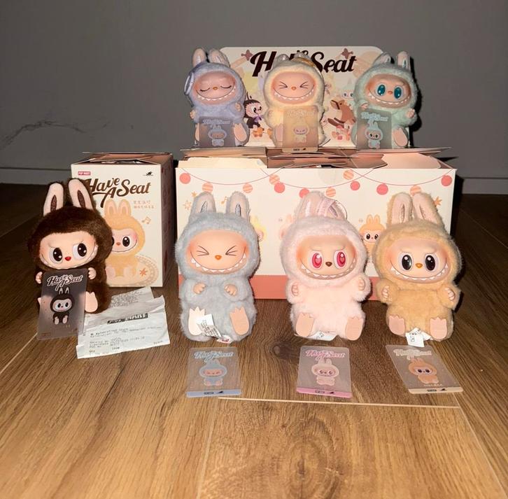 Labubu Have A Seat- Authentiek - Set 6-7 -of per stuk, Verzamelen, Poppetjes en Figuurtjes, Nieuw, Verzenden