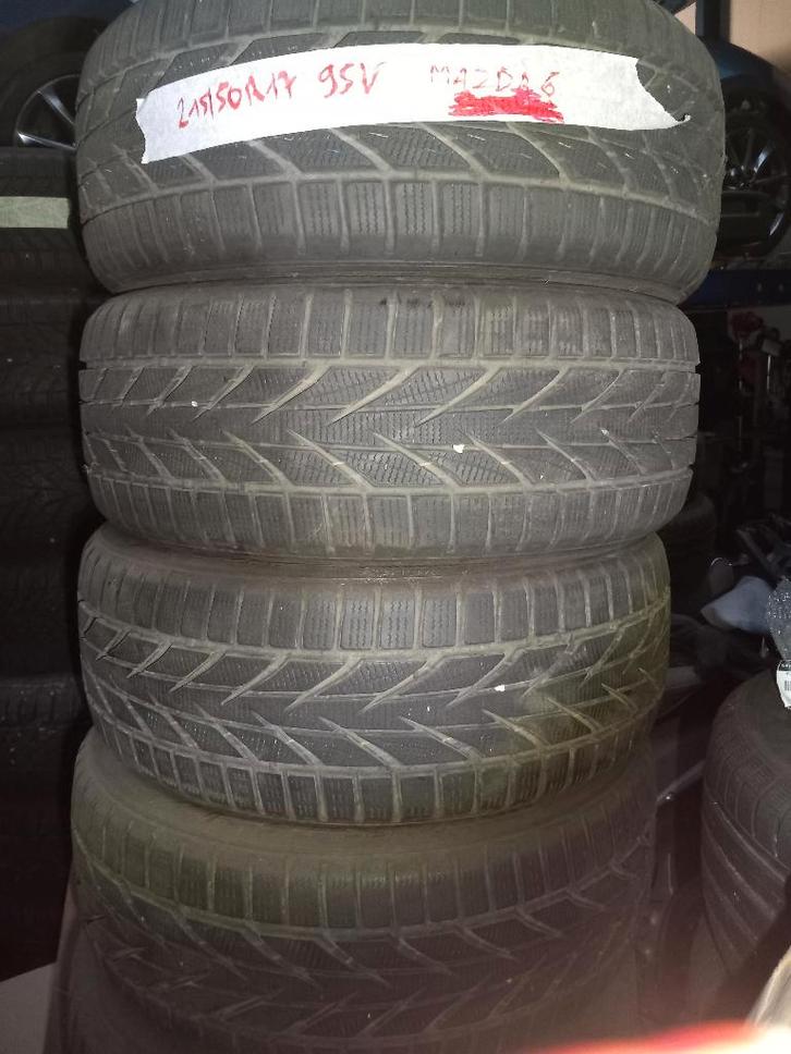 4 winterbanden 215/50R17 95V, Auto-onderdelen, Banden en Velgen, Band(en), Winterbanden, 17 inch, 215 mm, Personenwagen, Gebruikt