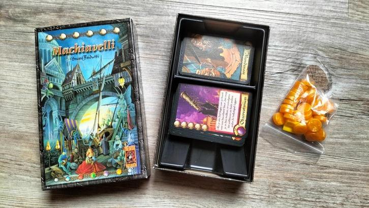 Machiavelli - the card game (NDL) met 3D goud, Hobby en Vrije tijd, Gezelschapsspellen | Kaartspellen, Gebruikt, Een of twee spelers