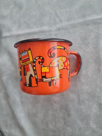 Tasse un metal émaillé motif chat beschikbaar voor biedingen