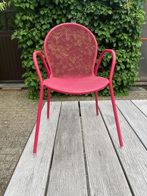 Rood metalen stoeltje voor kinderen, Kinderen en Baby's, Kinderkamer | Tafels en Stoelen, Zo goed als nieuw, Stoel(en), Ophalen of Verzenden