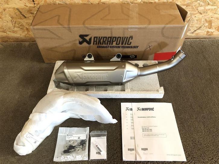 Akrapovic uitlaatsysteem KTM 250 350 EXC-F FE250 FE350 24-25, Motoren, Onderdelen | Overige, Nieuw, Ophalen of Verzenden