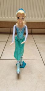 Frozen Elsa  barbie schaatspop (4), Kinderen en Baby's, Ophalen of Verzenden, Zo goed als nieuw, Barbie