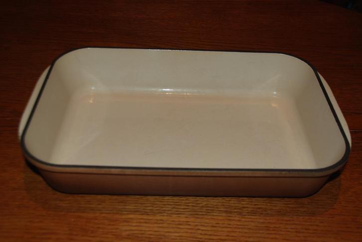 Grote bruine gietijzeren LE CREUSET schaal voor in de oven !, Huis en Inrichting, Keuken | Potten en Pannen, Zo goed als nieuw