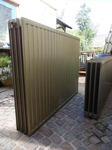 Oude stalen radiatoren 120 x 90 en 150 x 60 cm beschikbaar voor biedingen