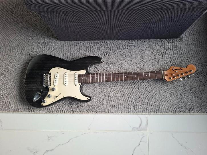 Stratocaster, Musique & Instruments, Instruments à corde | Guitares | Électriques, Enlèvement