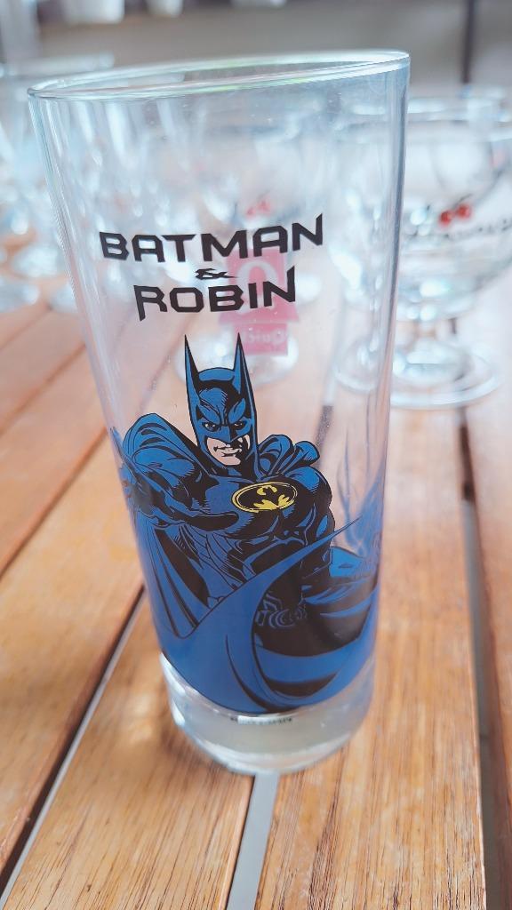 Glas Quick “Batman – Robin”., Verzamelen, Glas en Drinkglazen, Zo goed als nieuw, Frisdrankglas, Ophalen of Verzenden