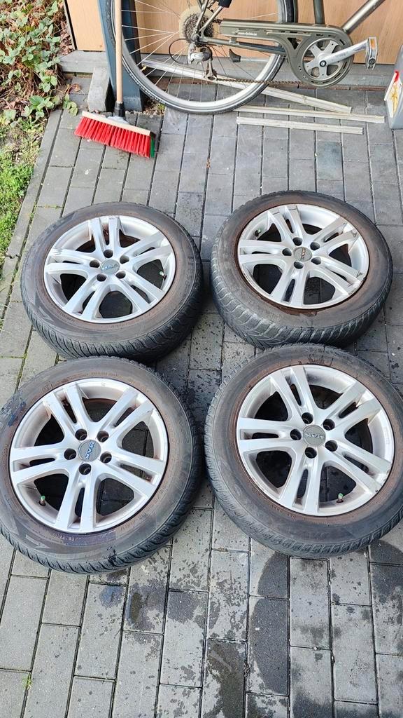 VW polo Velgen met winterbanden, Autos : Pièces & Accessoires, Pneus & Jantes, Pneus et Jantes, Pneus hiver, 15 pouces, 185 mm