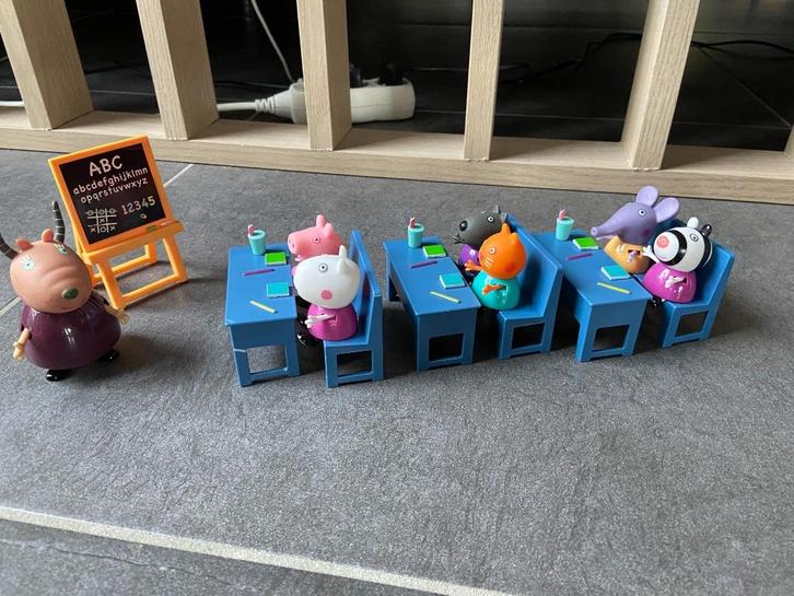 Jouet Peppa Pig - La classe d’école, Kinderen en Baby's, Speelgoed | Poppenhuizen, Gebruikt, Poppenhuis, Ophalen