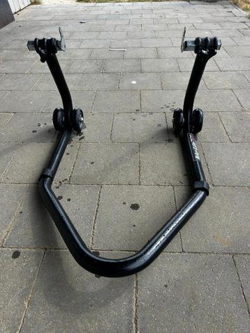 Motor Paddock Stand beschikbaar voor biedingen
