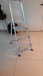 NIEUWE HUISHOUDTRAP 3 TREDEN, Doe-het-zelf en Bouw, Ladders en Trappen, Ophalen, Nieuw