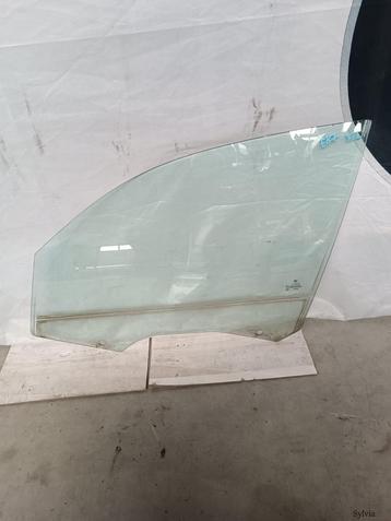 Zijruit raam voordeur links BMW 1 serie E87 51337067791 7067 beschikbaar voor biedingen