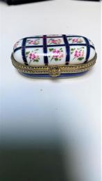 Ancien pilulier en porcelaine, Ophalen of Verzenden