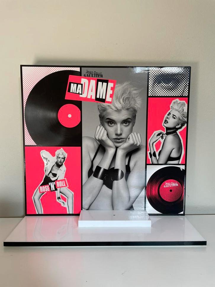 Présentoir Jean-Paul Gaultier lumineux Madame, Collections, Parfums, Utilisé, Enlèvement ou Envoi