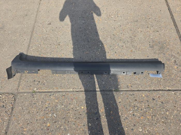 Jupe droite d'un BMW X3, Autos : Pièces & Accessoires, Carrosserie & Tôlerie, BMW, Utilisé, 3 mois de garantie