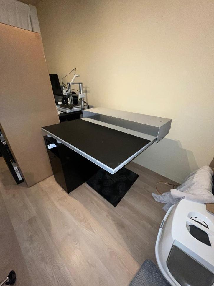 Bulo bureau, Huis en Inrichting, Bureaus, Zo goed als nieuw, Bureau, Ophalen