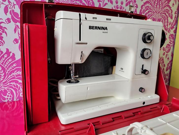 Naaimachine Bernina 830 met alle toebehoren als nieuw!, Hobby en Vrije tijd, Naaimachines en Toebehoren, Naaimachine, Bernina