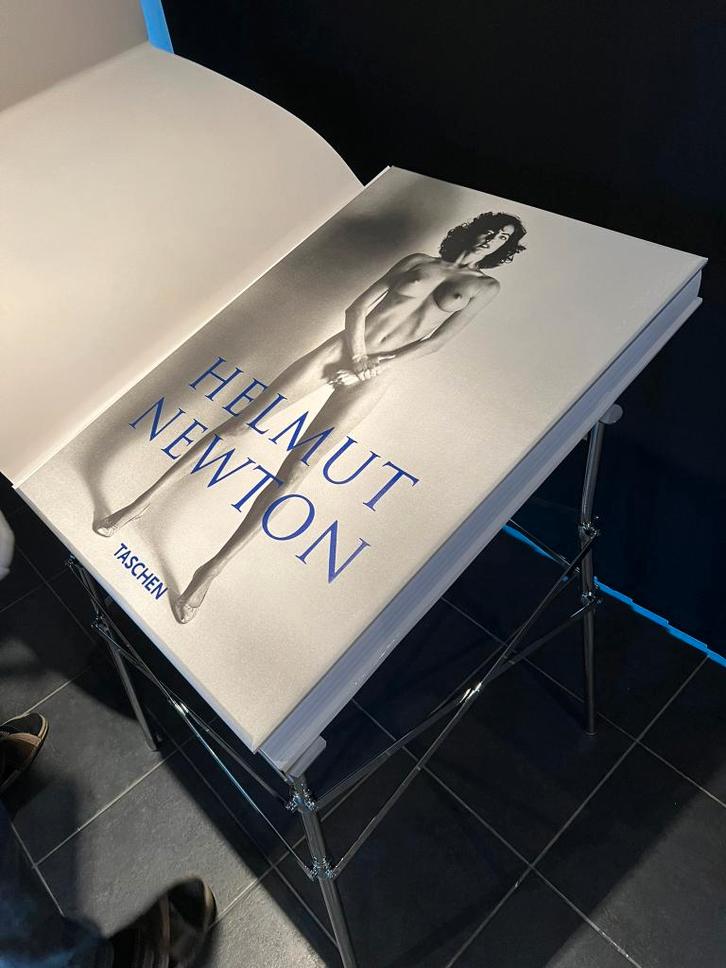 Mint Condition  Helmut Newton XXXL “SUMO”  70cmx50cm, Livres, Art & Culture | Photographie & Design, Neuf, Photographie général