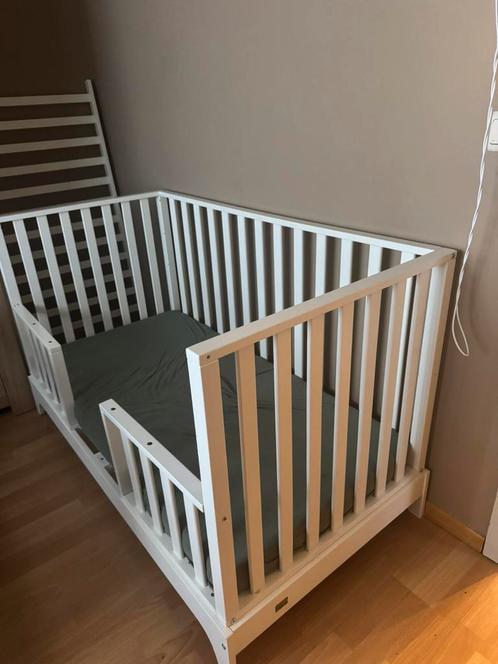 Baby bed 70x140, Kinderen en Baby's, Kinderkamer | Complete kinderkamers, Zo goed als nieuw, Ophalen