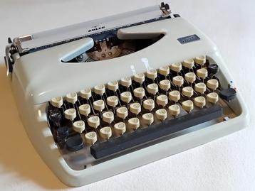 Adler Tippa compacte handschrijfmachine beschikbaar voor biedingen