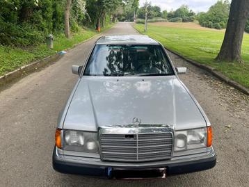 Mercedes 250D oldtimer auto an 1990 toit ve ja al ctok, 90 kW, Argent ou Gris, Achat, Entreprise