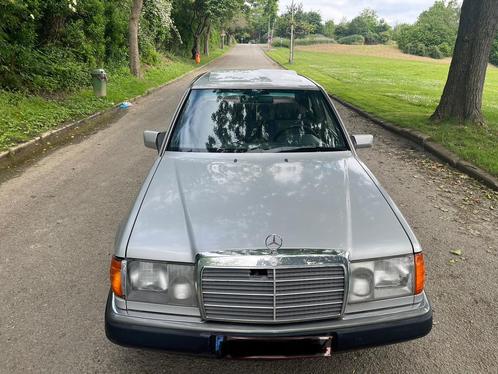 Mercedes 250D Oldtimer-auto jaar 1990 Toit Ve Ja Al Ctok, Auto's, Oldtimers, Bedrijf, ABS, Alarm, Bluetooth, Boordcomputer, Centrale vergrendeling