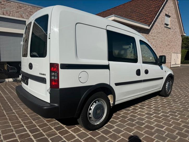 Opel combo 1.4i 2010 80000km! Kettingmotor! Lichte vracht!, Auto's, Bestelwagens en Lichte vracht, Bedrijf, Te koop, Radio, Opel