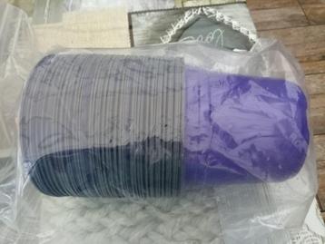 40 pots en plastique 15cm beschikbaar voor biedingen
