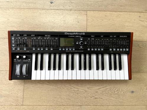 Deepmind 6 + Softcase, Musique & Instruments, Synthétiseurs, Comme neuf, 49 touches, Autres marques, Avec valise ou flightcase