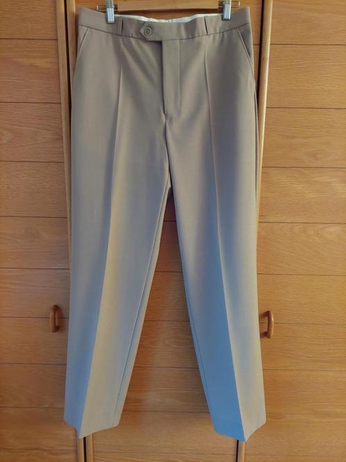 Zeer mooie herenbroek – nieuw – maat 44 - zandkleur, Kleding | Heren, Broeken en Pantalons, Nieuw, Maat 46 (S) of kleiner, Beige