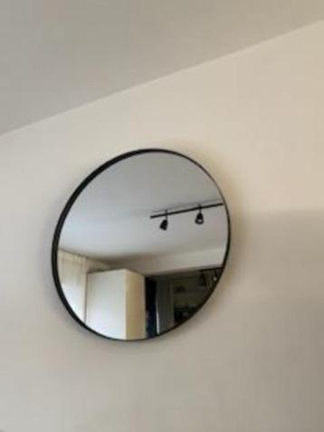JYSK ronde zwarte spiegel met een diameter van 70 cm beschikbaar voor biedingen