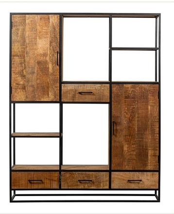 Wandkast 160cm op 200 cm massief mangohout beschikbaar voor biedingen
