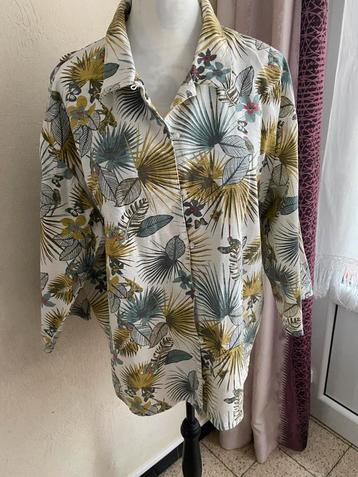 Wit shirt met houder maat F/B 52 D52 beschikbaar voor biedingen