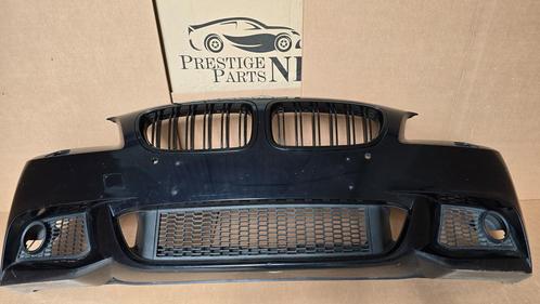 Voorbumper BMW 5 Serie F10 F11 M PAKKET Origineel 2009-2014, Auto-onderdelen, Carrosserie, Bumper, Voor, Gebruikt, Ophalen of Verzenden