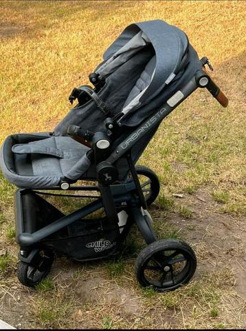 Kinderwagen beschikbaar voor biedingen