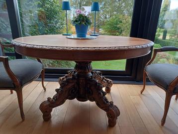 Table ovale en chêne sculpté 1920  beschikbaar voor biedingen