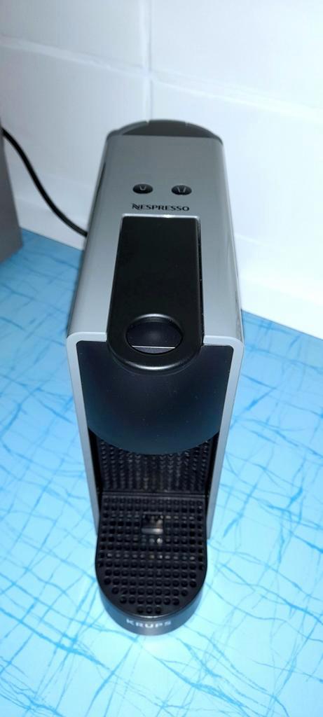 Pièce détachées nespresso krups essenza a saisir ↙️, Elektronische apparatuur, Koffiezetapparaten, Zo goed als nieuw