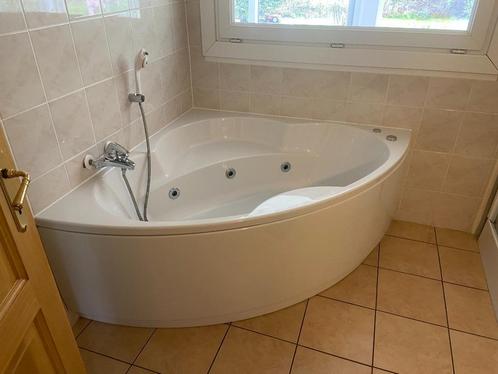 Binnenjacuzzi / Bubbelbad in topstaat, Huis en Inrichting, Badkamer | Badkamermeubels, Zo goed als nieuw, Overige typen, Minder dan 100 cm