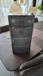 Apotheek kastje, Ophalen, Glas