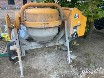 Betonmolen 350l beschikbaar voor biedingen
